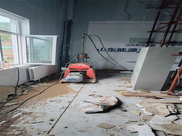 总口管理区地基基础下沉墙体裂缝加固注浆顶升施工